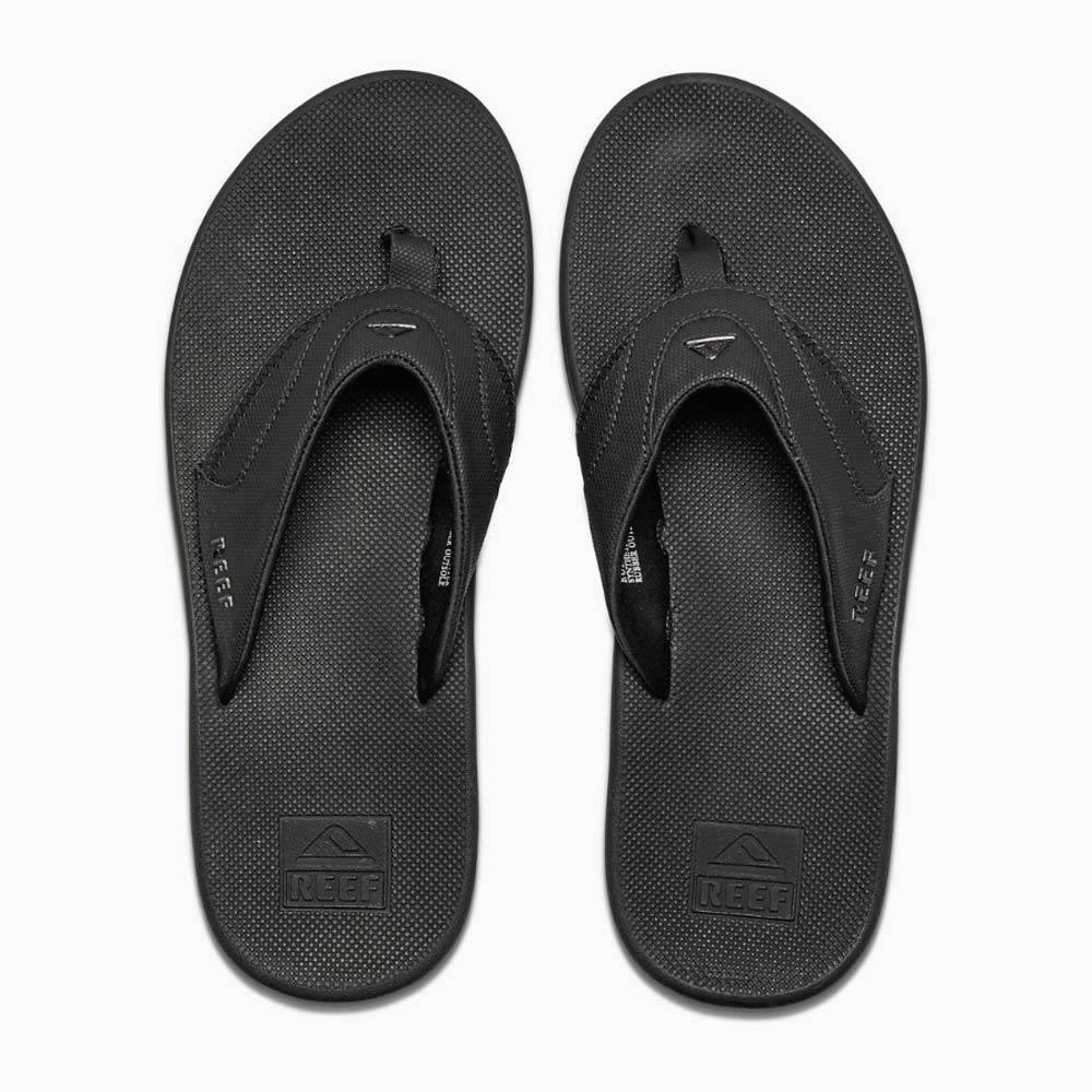 men's black flip flops